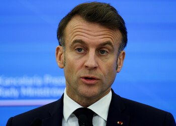 En un clima de expectativas e incertidumbre, Macron postergó la designación de su nuevo primer ministro (REUTERS)