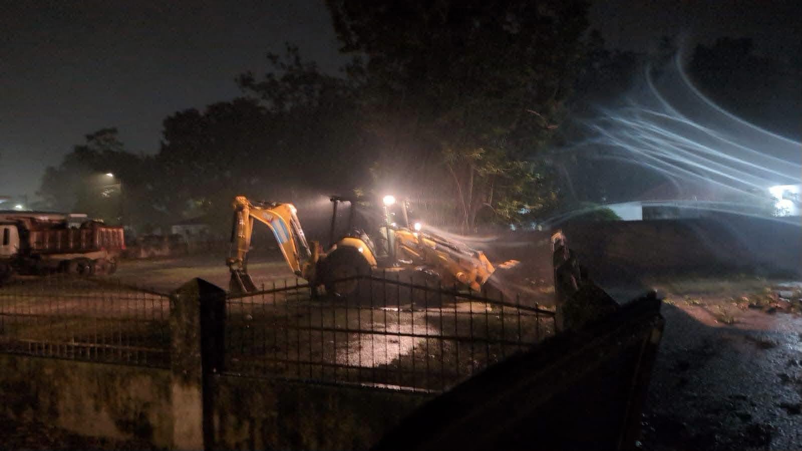 Equipos de emergencia trabajaron durante la noche para atender a las familias afectadas por las inundaciones. (Foto: Redes sociales / Cortesía)