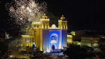 Arzobispado de San Salvador anuncia el calendario de las fiestas patronales en honor al Divino Salvador del Mundo
