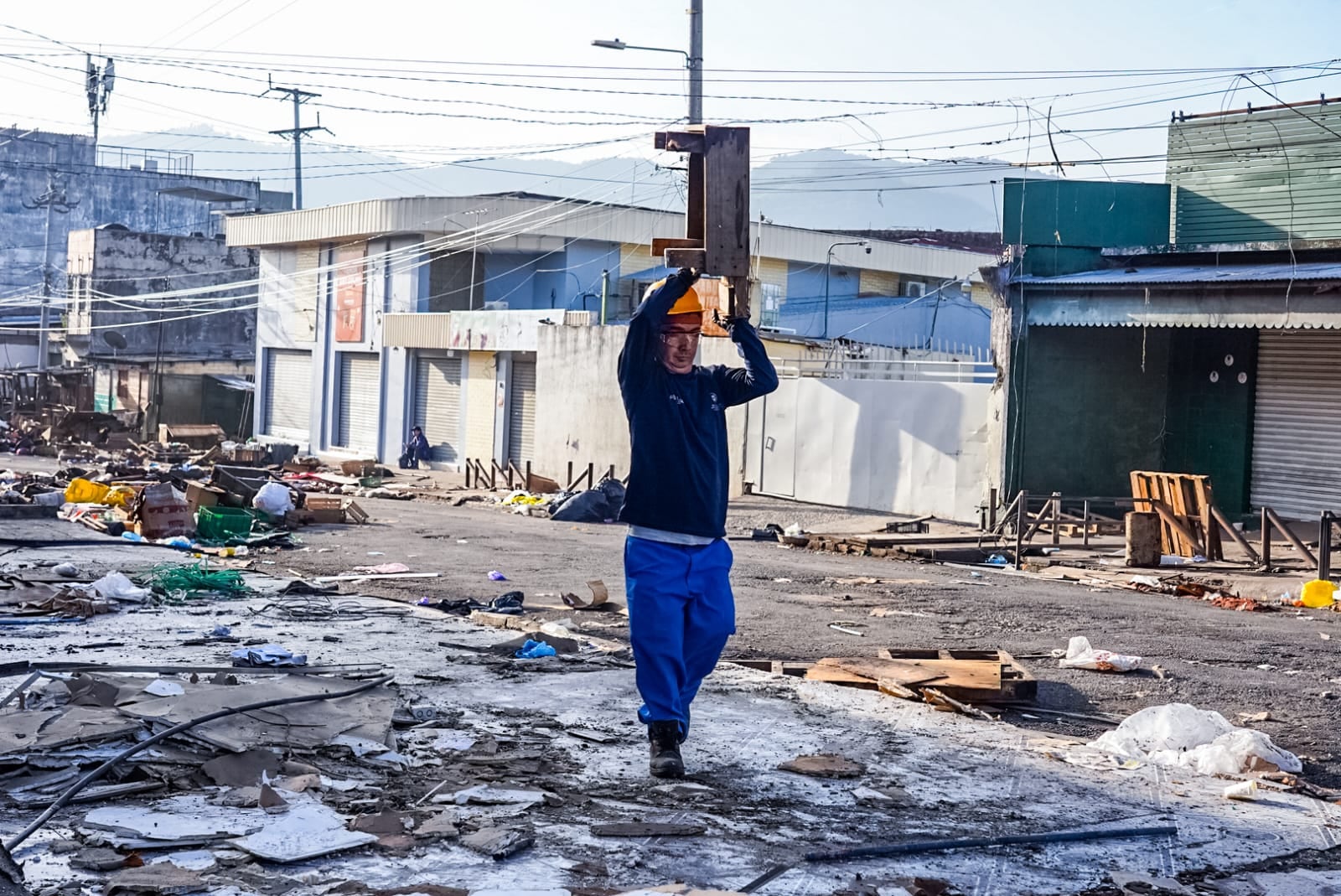La alcaldía de San Salvador interviene avenidas, pasajes y sectores próximos al Cementerio Los Ilustres para ordenar una zona vinculada al comercio informal. (Foto: Alcaldía de San Salvador Centro)