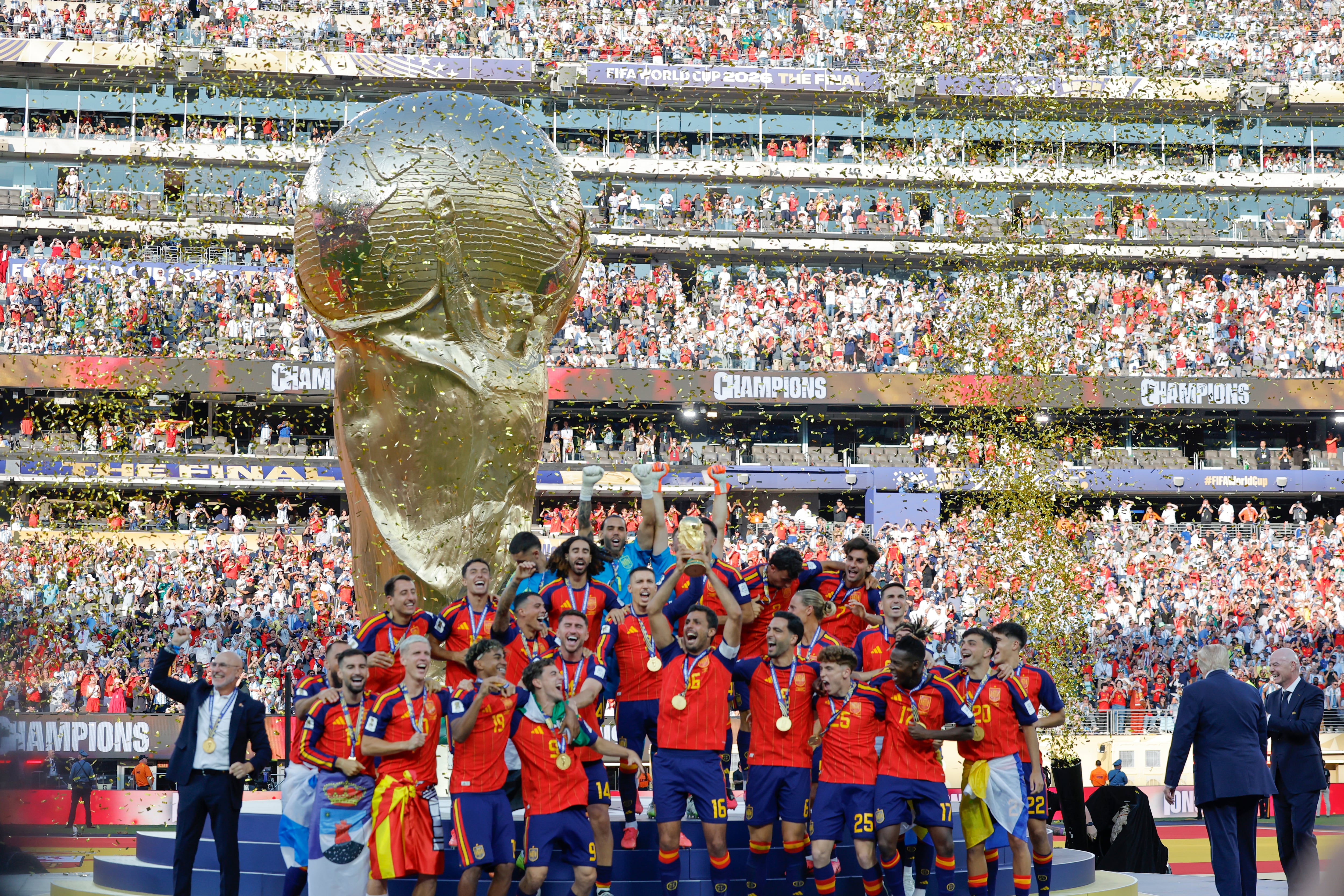 España levanta el Mundial 2026. (EFE/ Lavandeira Jr)