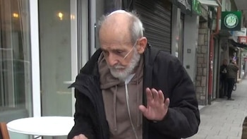 Emilio Gutiérrez Caba, muy desmejorado tras la polémica salida de Mónica Medina de su casa
