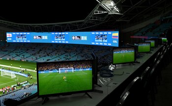 FIFA considera vender derechos del