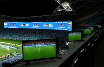 FIFA considera vender derechos del