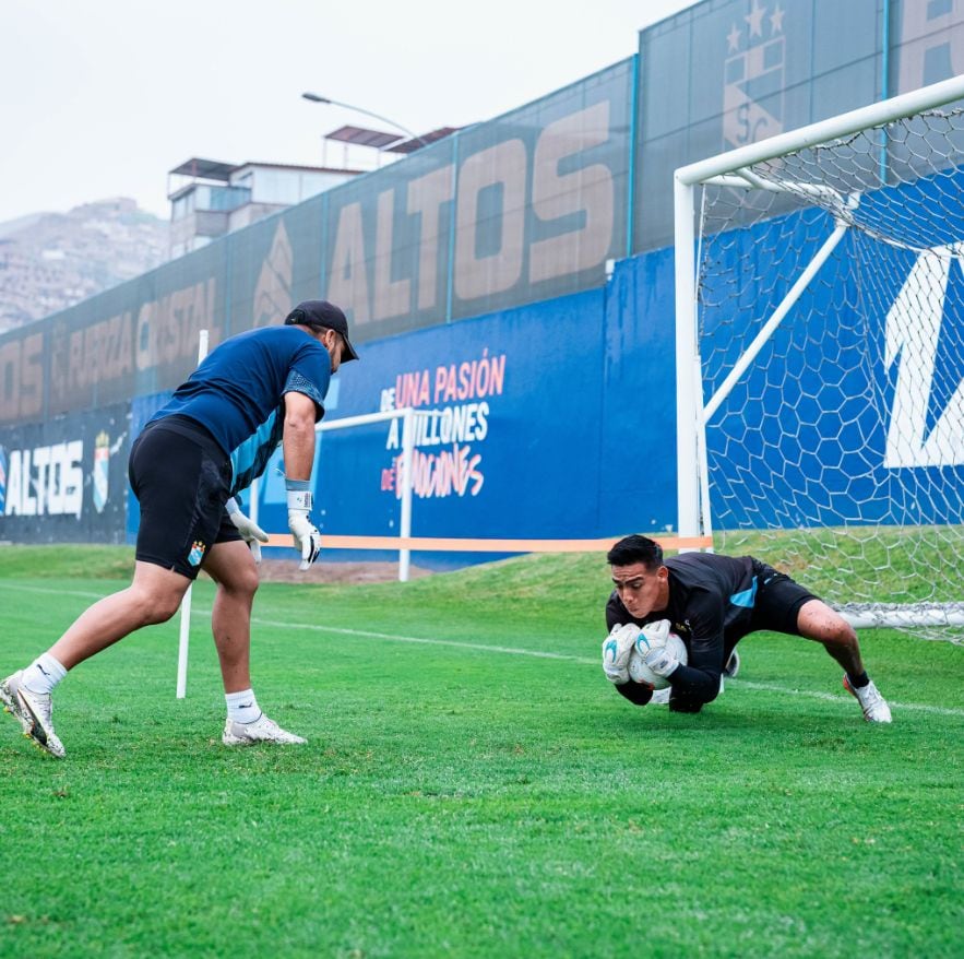 Diego Enríquez reconoció que Sporting Cristal atravesó una semana complicada, aunque destacó que el triunfo del domingo permitió recuperar confianza y demostrar que el equipo puede sostener buenas actuaciones (Sporting Cristal)