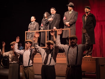 Esta adaptación de La evitable ascensión de Arturo Ui dialoga directamente con el contexto colombiano, mostrando que la corrupción, la violencia y la manipulación no son desafíos ajenos ni asuntos del pasado.