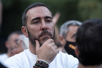 02/08/2026 El empresario Víctor de Aldama durante una manifestación ante la embajada de Marruecos en Madrid, a 2 de agosto de 2026, en Madrid (España). La protesta surge tras una crisis migratoria en Ceuta, con decenas de miles de personas entrando de forma irregular desde Marruecos y un balance de fallecidos de varias decenas de fallecidos en el intento de entrada a nado, según las autoridades locales.
POLITICA
Diego Radamés - Europa Press