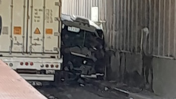 Un camionero perdió el control