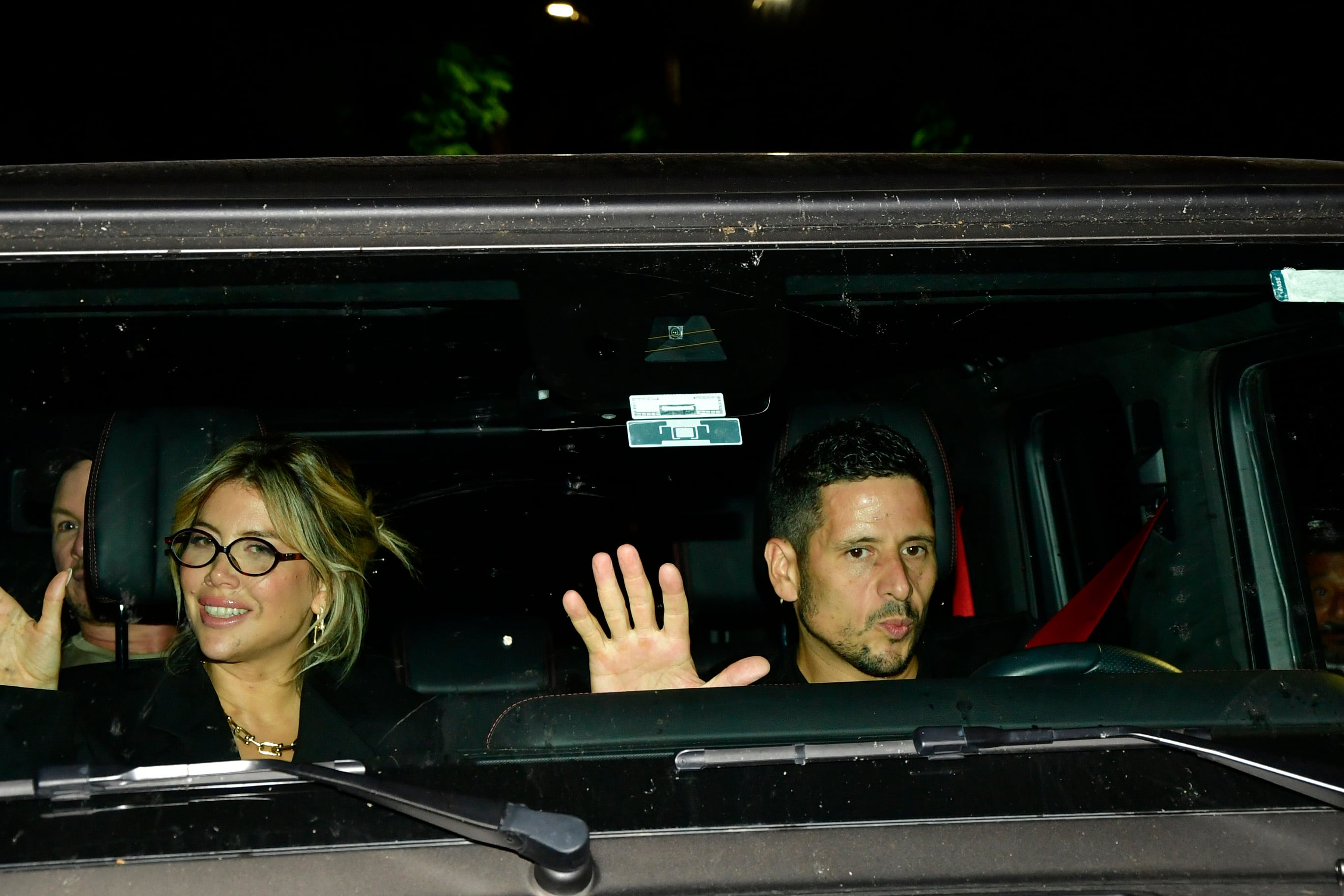 La llegada de Wanda Nara junto a Martín Migueles (RSFotos)
