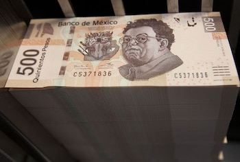 El peso mexicano es la decimoquinta moneda más negociada en el mundo. (Bloomberg)