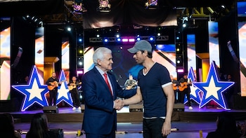 En redes sociales recuerdan cuando Enrique Iglesias se presentó en el ‘Show de las estrellas’