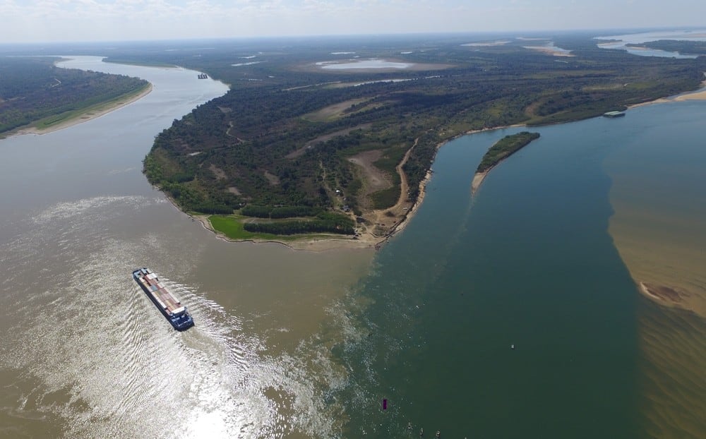 El avance tiene especial relevancia para la logística provincial y regional, debido a que incorpora un nuevo punto con potencial para canalizar cargas por vía fluvial del norte argentino (Foto: Shutterstock)