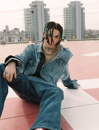 Khea protagonizando la nueva campaña