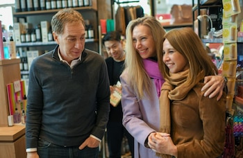 Karina Milei, Diego Santilli y Pilar Ramírez en una recorrida por Belgrano