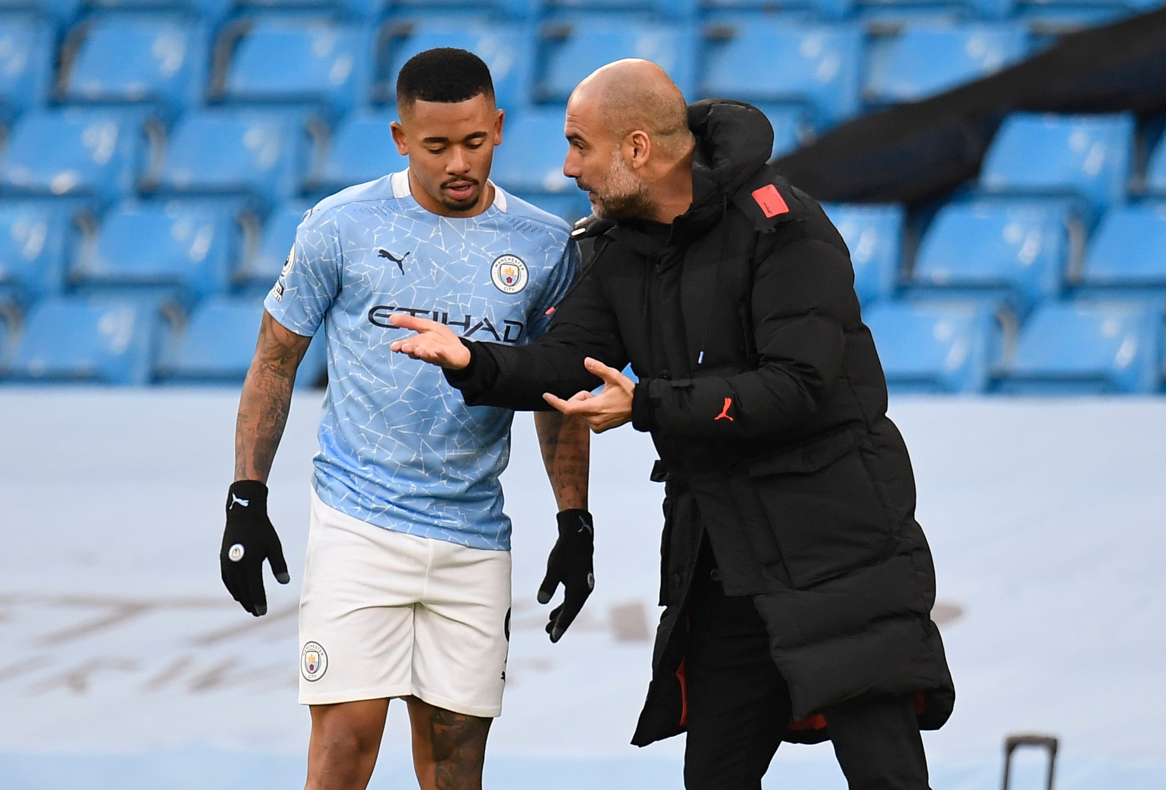 La exigencia táctica de Pep Guardiola en el Manchester City impulsó a Gabriel Jesus a perfeccionar su técnica y su rapidez mental en el fútbol inglés (Pool via REUTERS/Peter Powell)