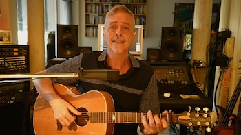 Pedro Aznar con la "PA1",