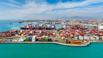 Exportaciones de bienes de América Latina crecerían 20% en 2026 por alza de precios y volumen