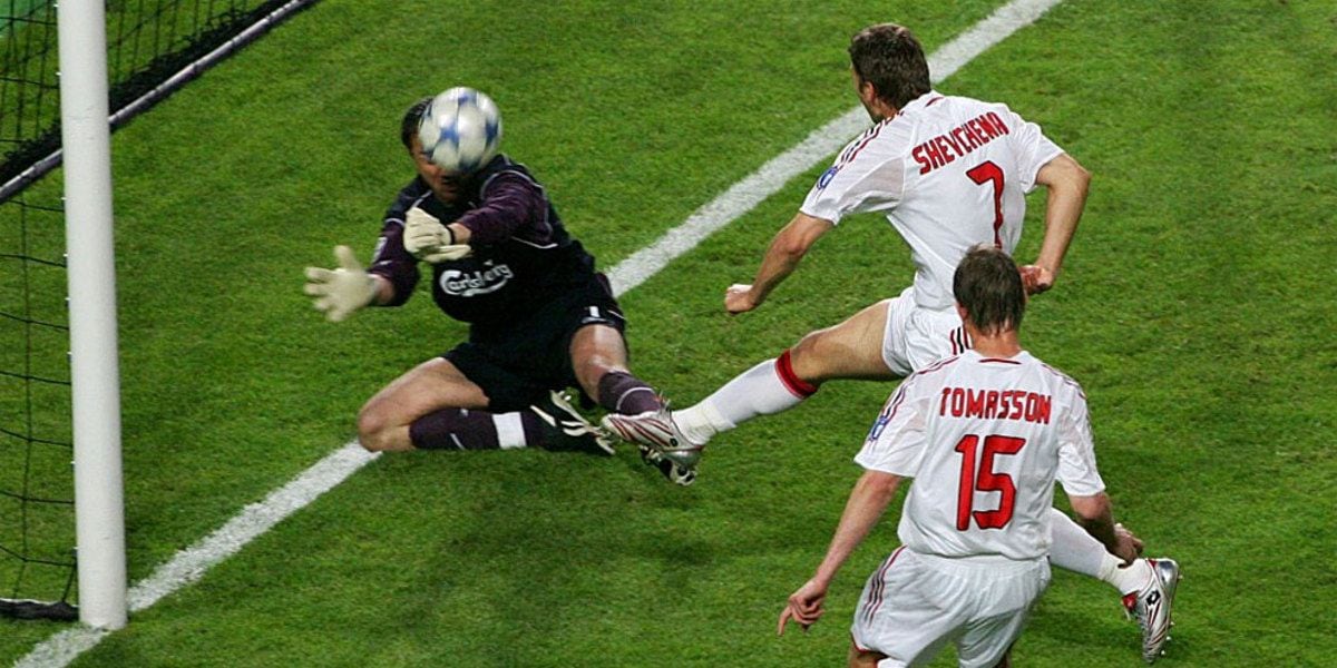 Shevchenko tuvo oportunidades claras, pero el arquero del Liverpool se
