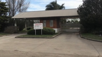 Entradera en un barrio cerrado de Santa Fe: robaron a una familia y escaparon en una 4x4 por el barro