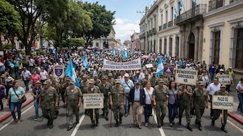 Las asociaciones de veteranos anuncian bloqueos indefinidos en carreteras de Guatemala