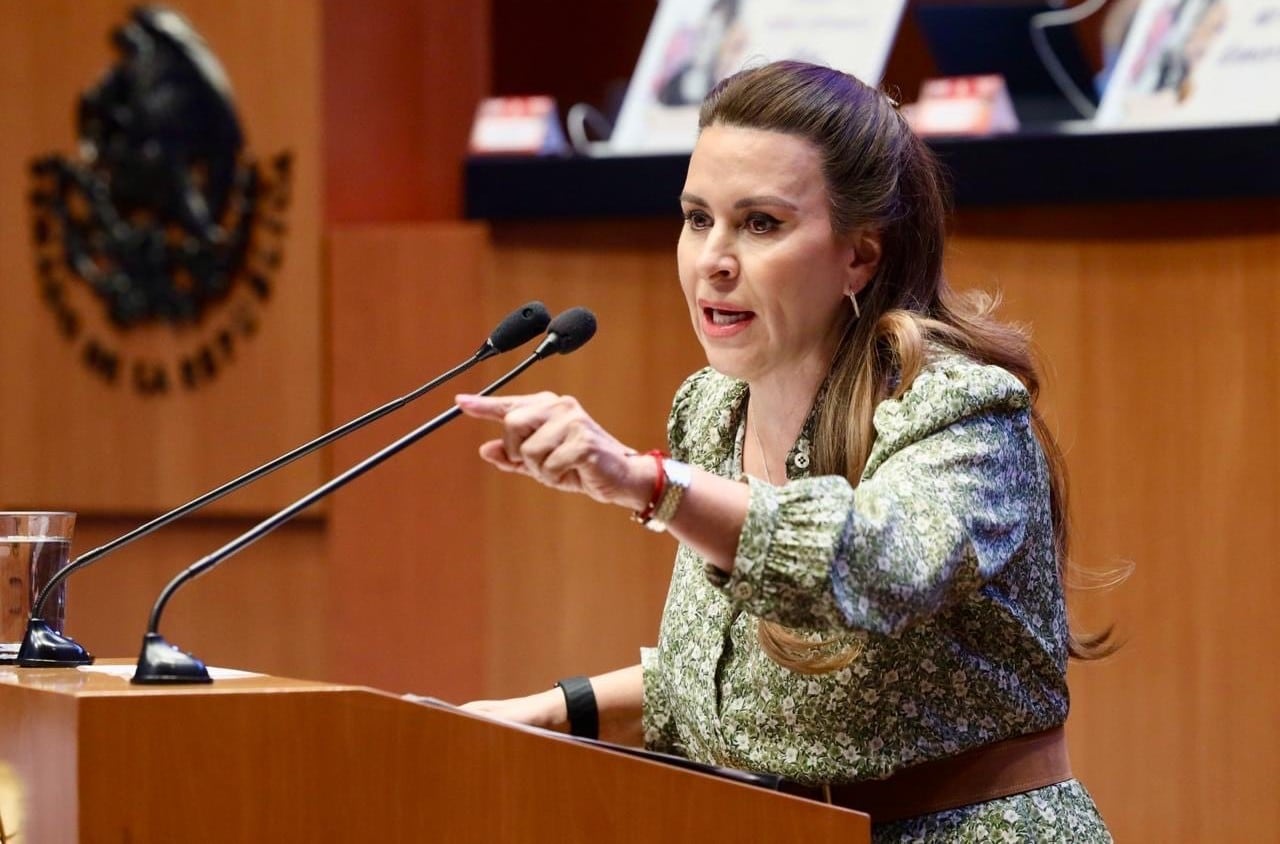 La senadora Carolina Viggiano cuestionó el uso de recursos públicos en medio de la ausencia del legislador morenista.