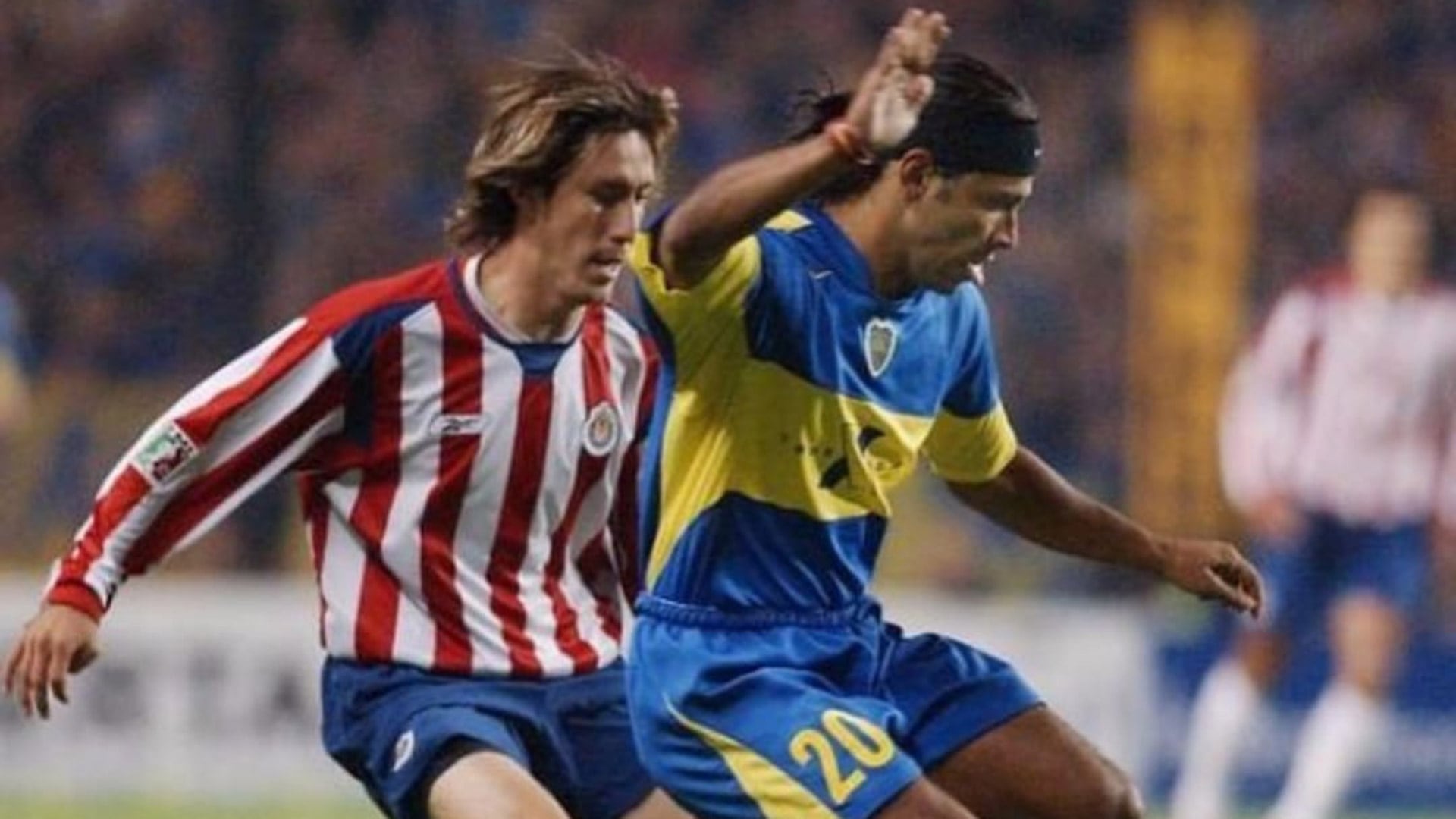 En Boca llegó para jugar algunos partidos de la Copa Libertadores de 2005, pero no pudo extender su estadía más allá de un puñado de encuentros