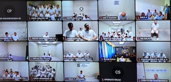 Integrantes de estructuras de la Mara Salvatrucha comparecen por videoconferencia ante tribunales especializados en crimen organizado, durante la audiencia que concluyó con condenas históricas en San Miguel (Cortesía: FGR).