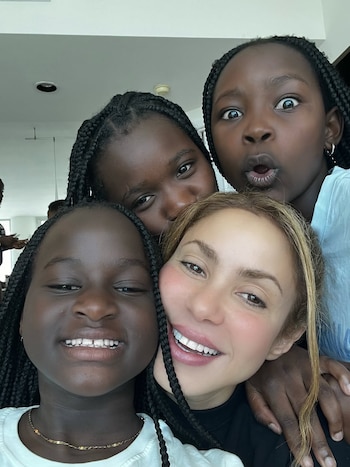 Los Ghetto Kids respondieron desde Uganda mostrando su gratitud y celebrando la experiencia vivida junto a la artista colombiana - crédito @shakira / Instagram