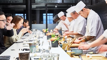 ¿Por qué los restaurantes de sushi más exclusivos nos dejan aburridos y sin dinero?