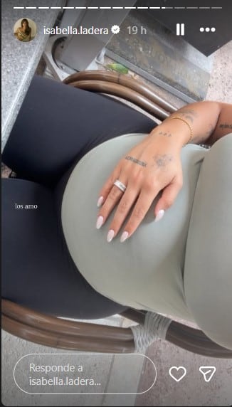 Isabella Ladera muestra el anillo que le regaló Hugo García, celebrando un año de haberse conocido y compartiendo la emotiva razón con sus seguidores.
