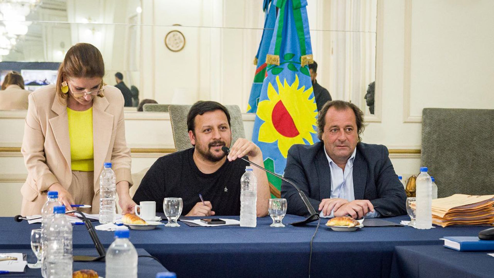 El senador camporista Emmanuel González Santalla