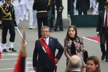Llegada del gobernador regional del
