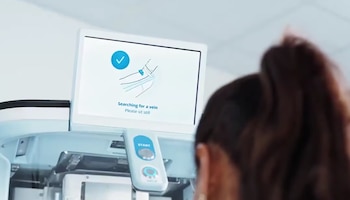 Brazo robótico - robot - sangre - tecnología - 2 de septiembre