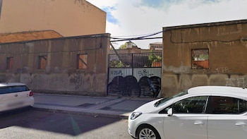 Defensa subasta por 4,77 millones de euros 17 inmuebles en toda España, entre ellos un terreno en el que el Gobierno anunció que iba a construir viviendas sociales