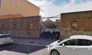 El antiguo Parque de Material de León, donde el Gobierno iba a construir viviendas sociales (Google Maps)