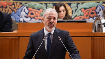 Jorge Azcón, "conmocionado" por el