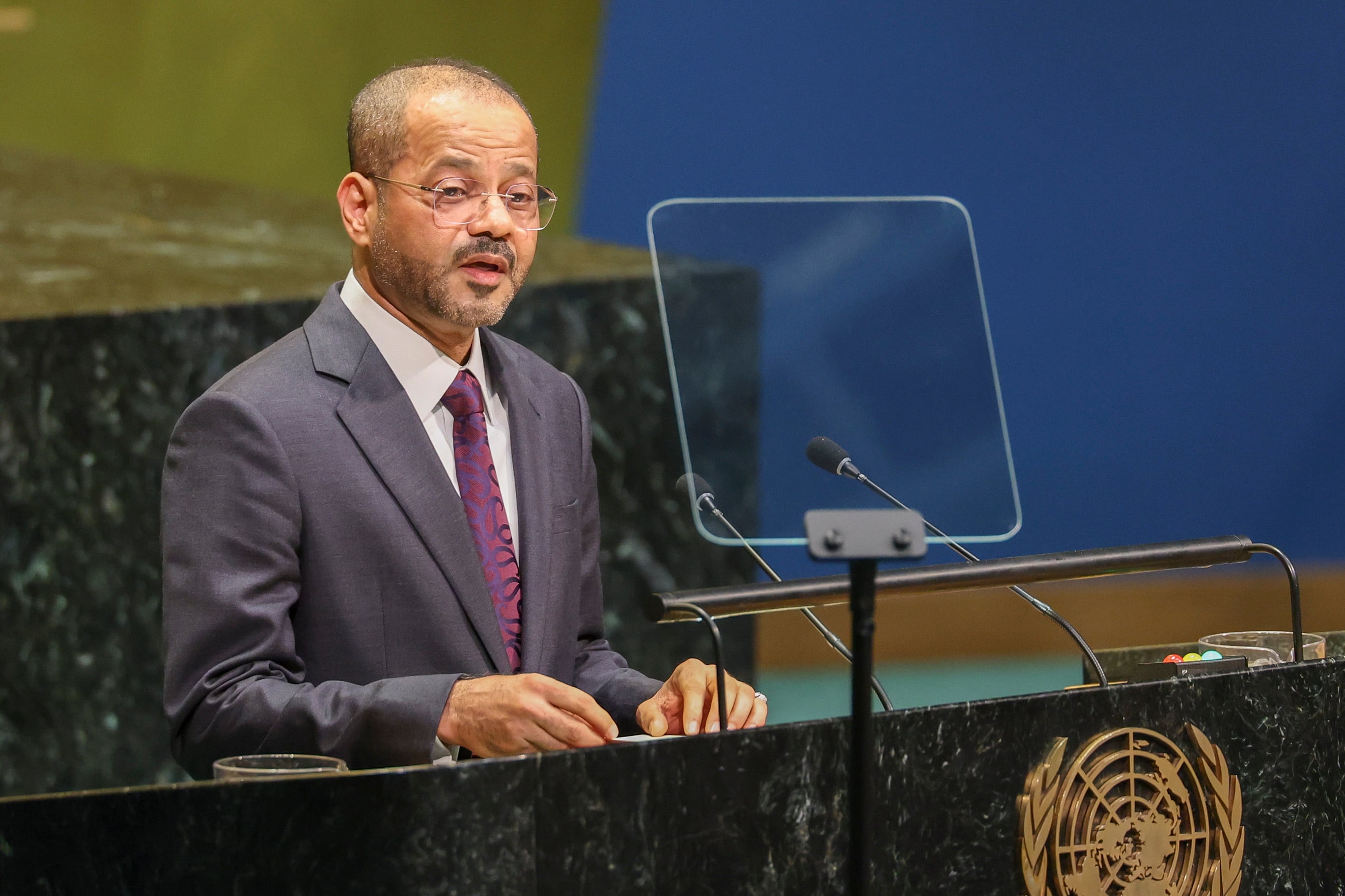 El ministro de Asuntos Exteriores de Omán, Badr bin Hamad Al Busaidi, interviene durante el debate general del 81.º período de sesiones de la Asamblea General de las Naciones Unidas (AGNU) en la sede de las Naciones Unidas en Nueva York, Estados Unidos, el 26 de septiembre de 2026. EFE/EPA/SARAH YENESEL