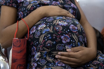 La CCSS adquirió 1,5 millones de dosis para inmunizar a los grupos de riesgo en todo el país. EFE/ Orlando Barría
