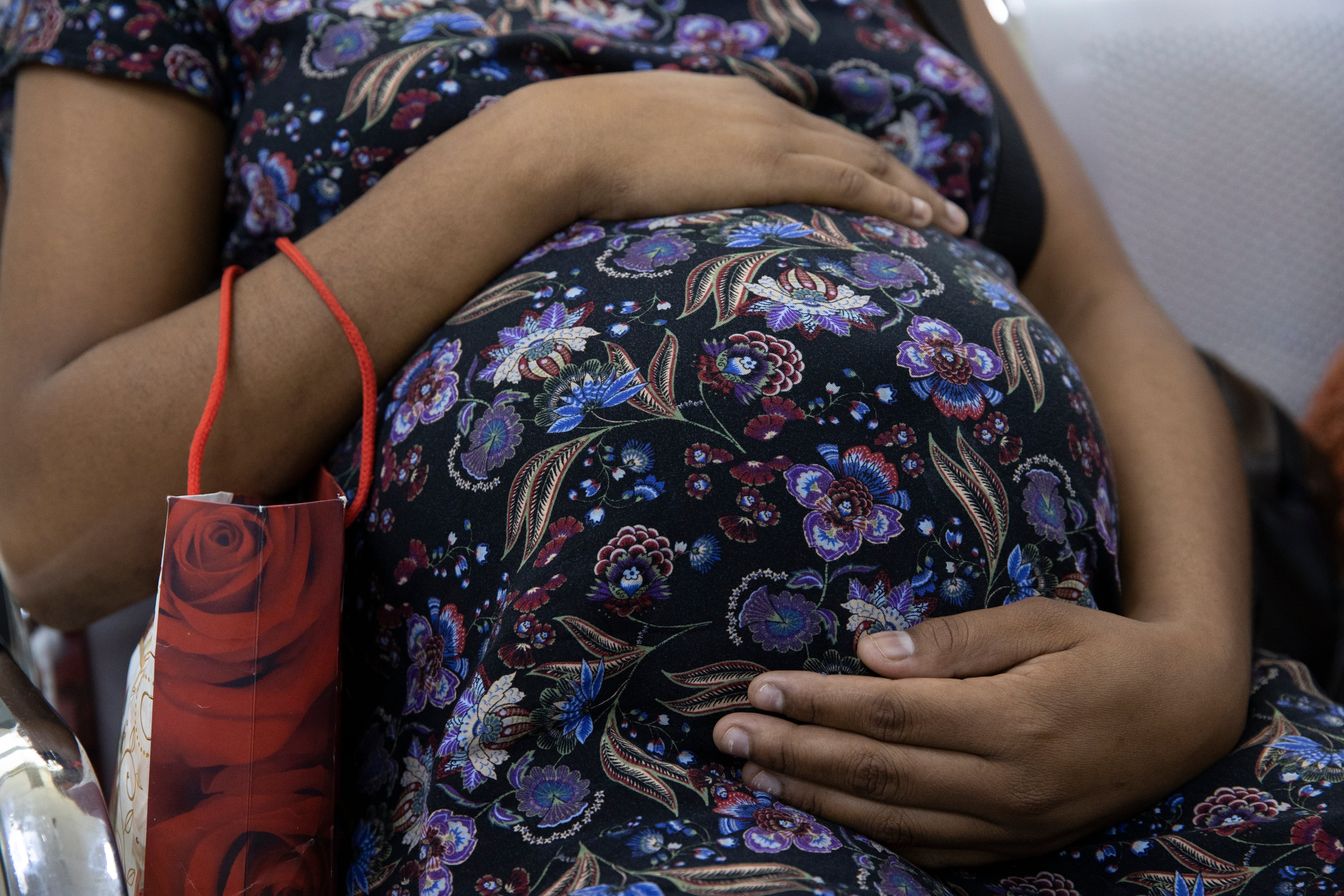 La CCSS adquirió 1,5 millones de dosis para inmunizar a los grupos de riesgo en todo el país. EFE/ Orlando Barría