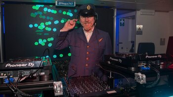 El avión de eventos cuenta