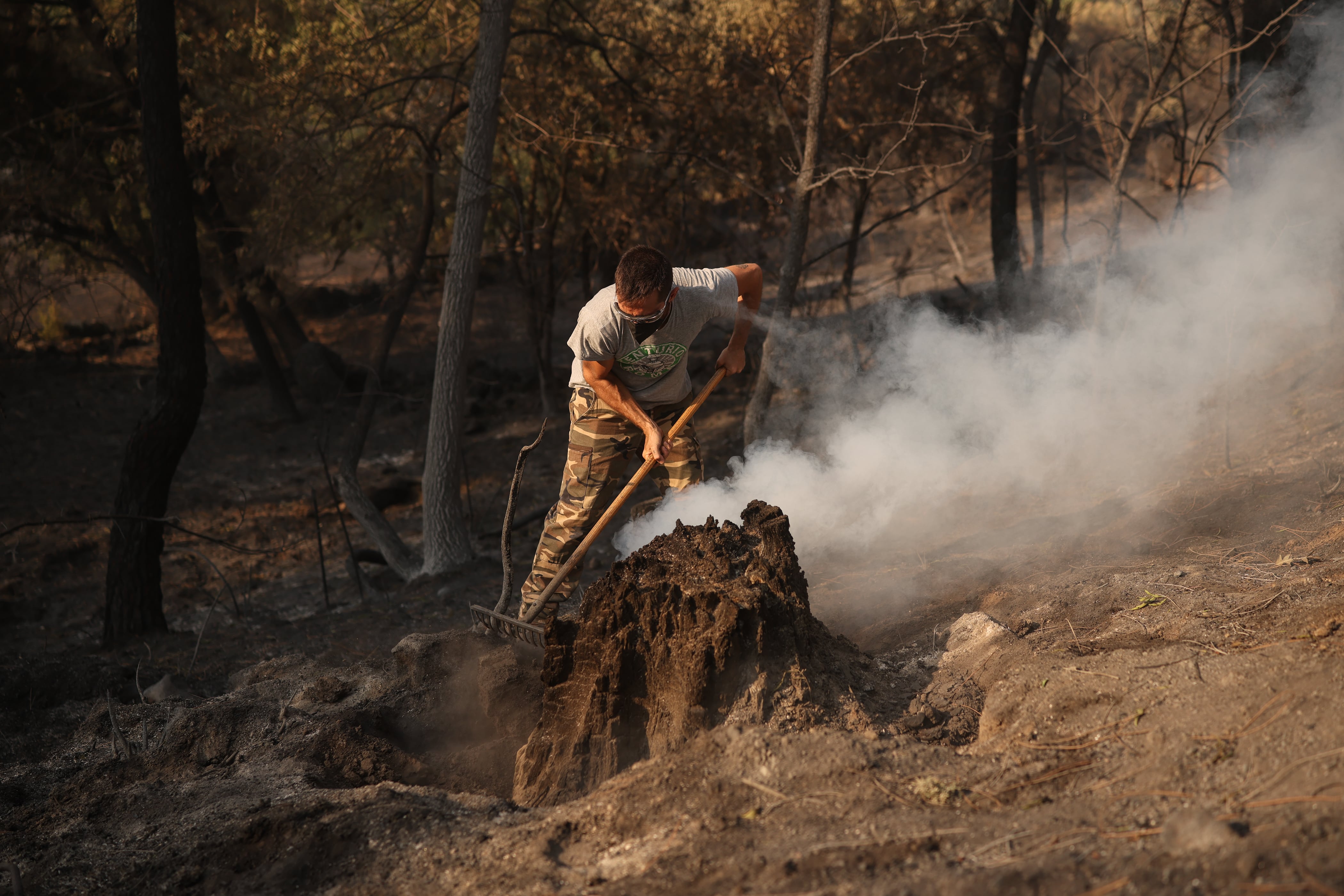 Las temperaturas extremas de la cuarta ola de calor y el viento ponen en jaque las labores de extinción: “El peligro de incendios será extremo”