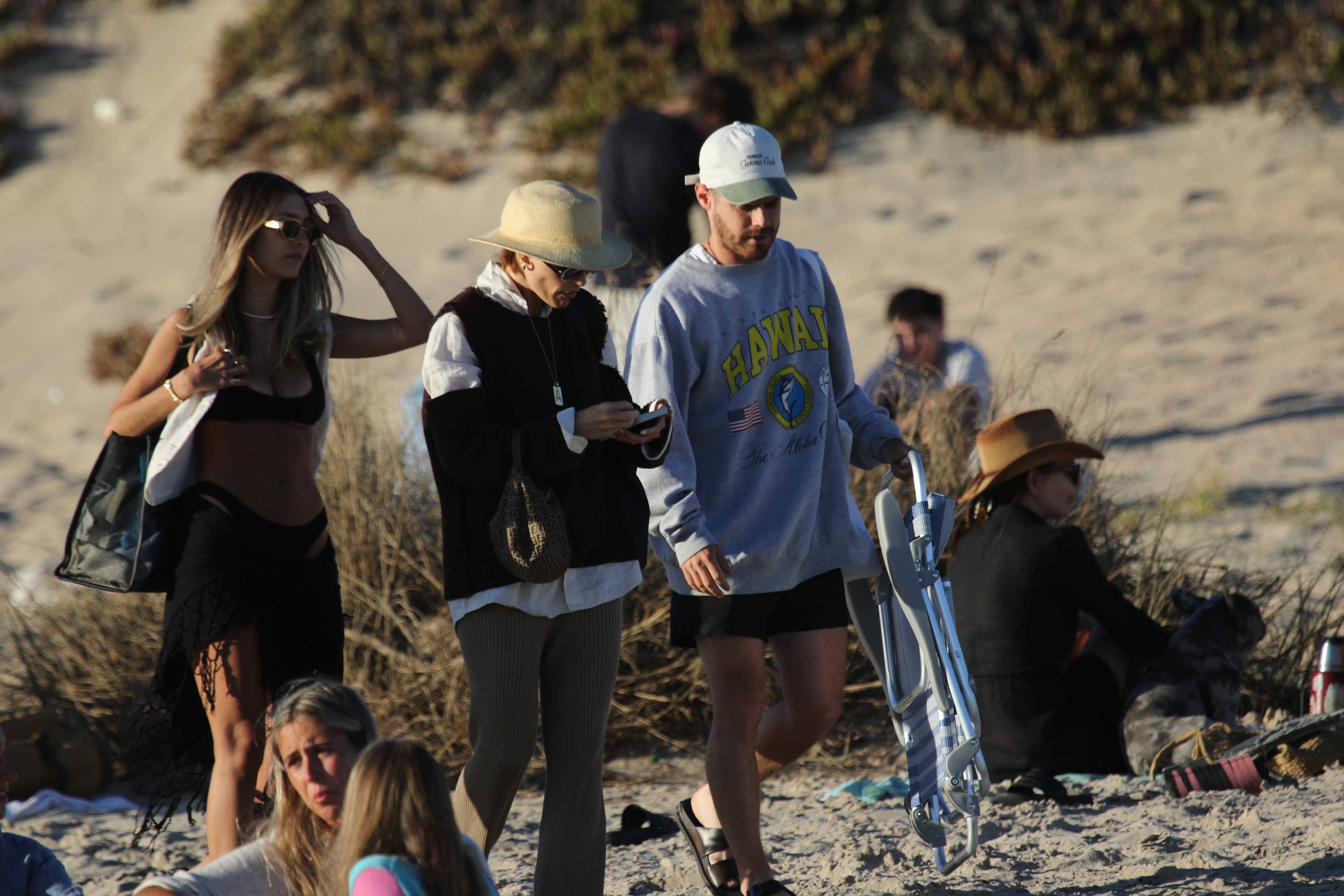 Antes del atardecer el grupo de fue de la playa (RSFotos)