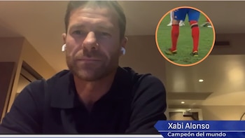 La confesión de Xabi Alonso sobre el corte en el muslo que casi lo deja fuera de la semifinal contra Alemania en 2010: “No le digas nada al míster”