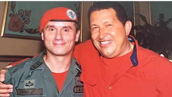 El general que acompañó a Hugo Chávez en sus últimos días fue removido de un cargo clave del poder militar