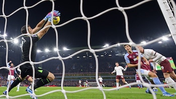 La espectacular doble atajada de