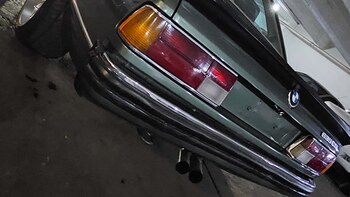 La parte trasera (Motor1 -