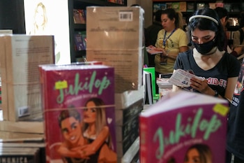 Miles de personas en la 41 edición de la Feria Internacional del Libro del Palacio de Minería en busca de nuevos ejemplares, presentaciones o talleres que este evento cultural reúne. (GALO CAÑAS /CUARTOSCURO.COM)