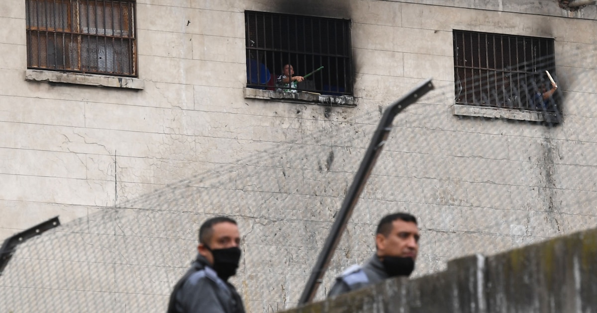 Argentina to Begin Moving 1,500 Inmates Out of Villa Devoto Prison