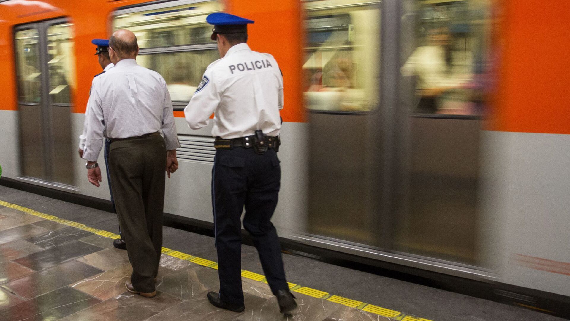 Se ha vuelto cotidiano el reporte de personas que se arrojan a la zona de vías del Metro de la Ciudad de México. Crédito: Cuartoscuro/Isaac Esquivel Monroy.