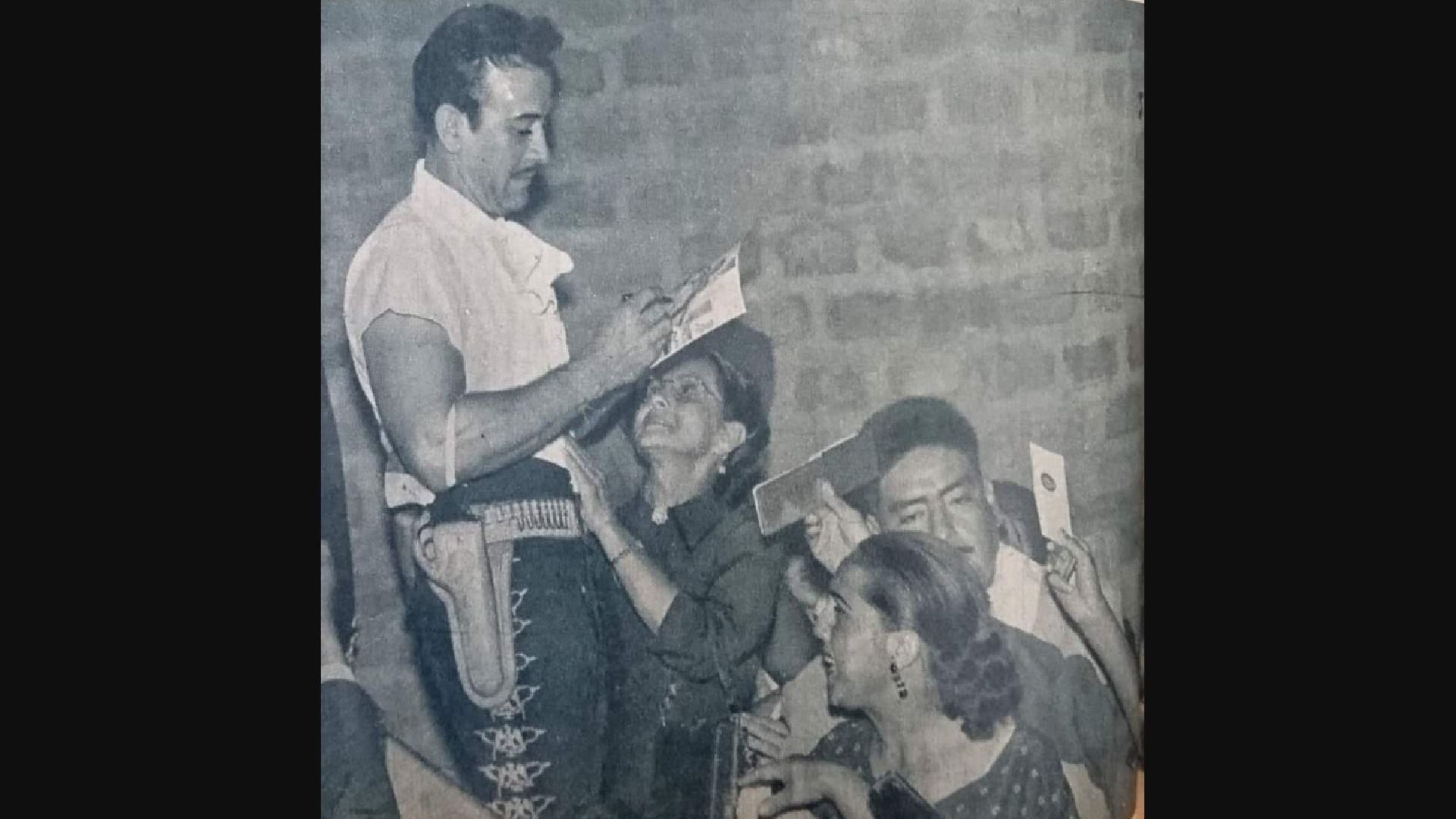 Pedro Infante sigue siendo parte esencial de la cultura popular mexicana. Su música suena en fiestas familiares y sus películas reúnen a diferentes generaciones frente al televisor (Facebook: Pedro Infante y la época dorada)